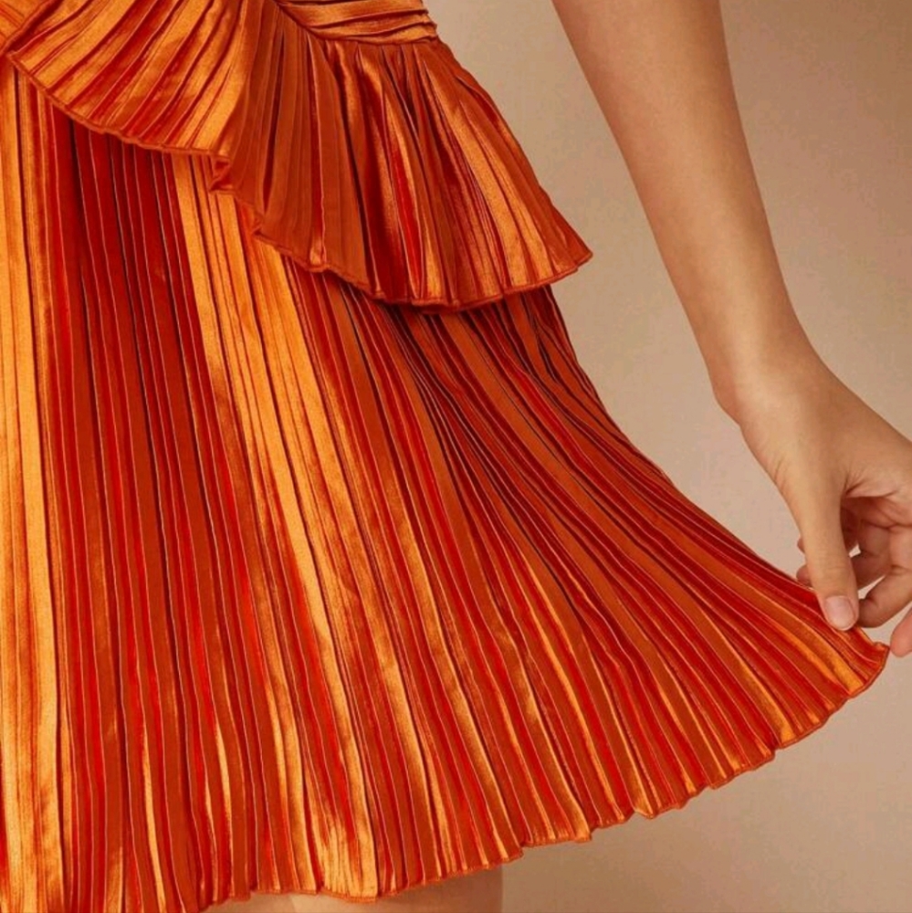 Pleated Satin Sleeveless Elegant Short Dress, Party Dress - Picture 4 of 4